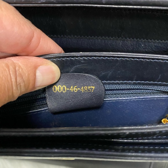 Vintage JackieO style Gucci bag - Picture 10 of 14